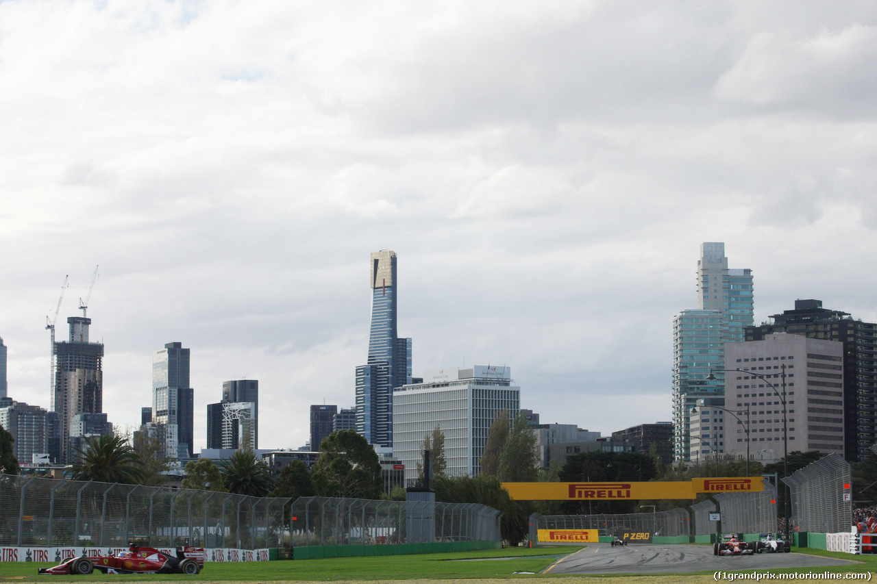 GP AUSTRALIA, 16.03.2014- Gara, Fernando Alonso (ESP) Ferrari F14-T davanti a Kimi Raikkonen (FIN) Ferrari F14-T e Valtteri Bottas (FIN) Williams F1 Team FW36