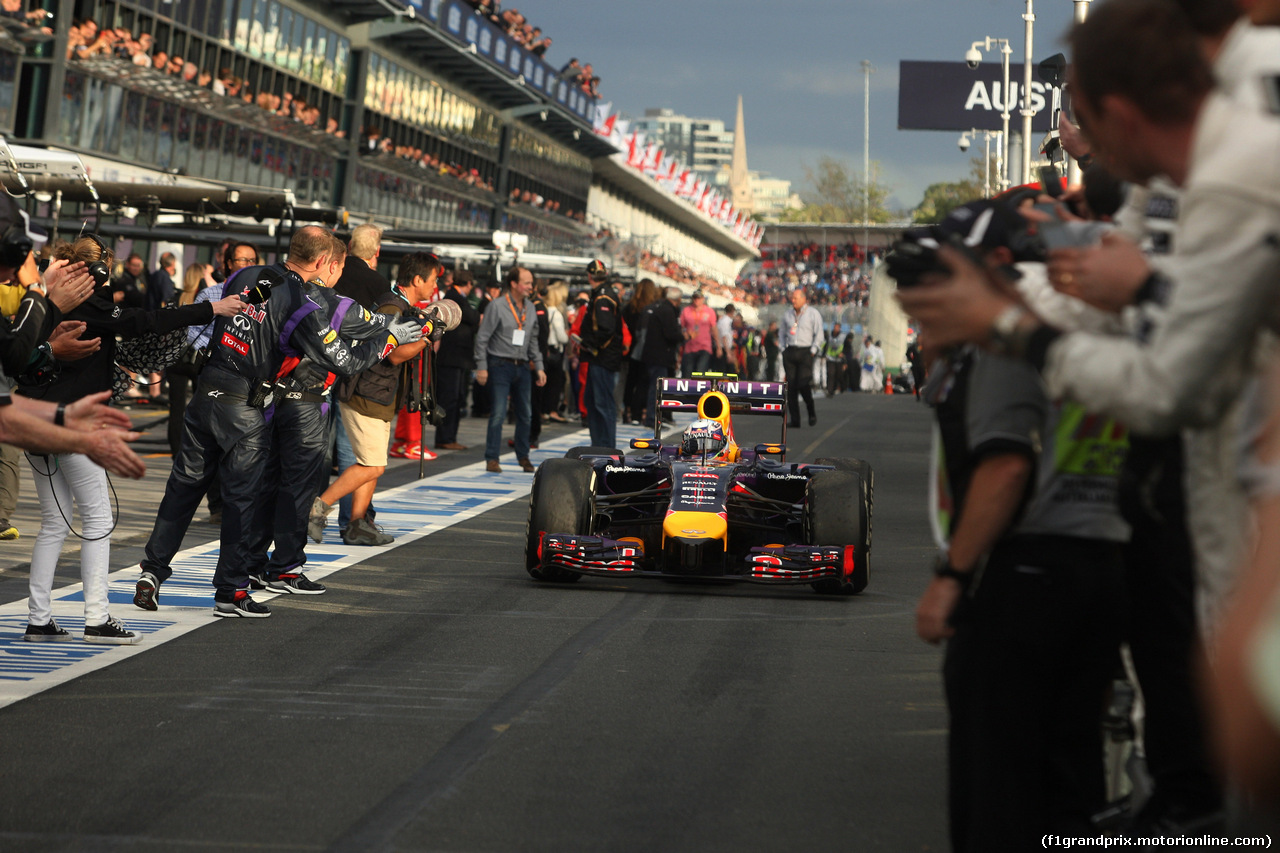 GP AUSTRALIA, 16.03.2014- Gara, secondo Daniel Ricciardo (AUS) Red Bull Racing RB10