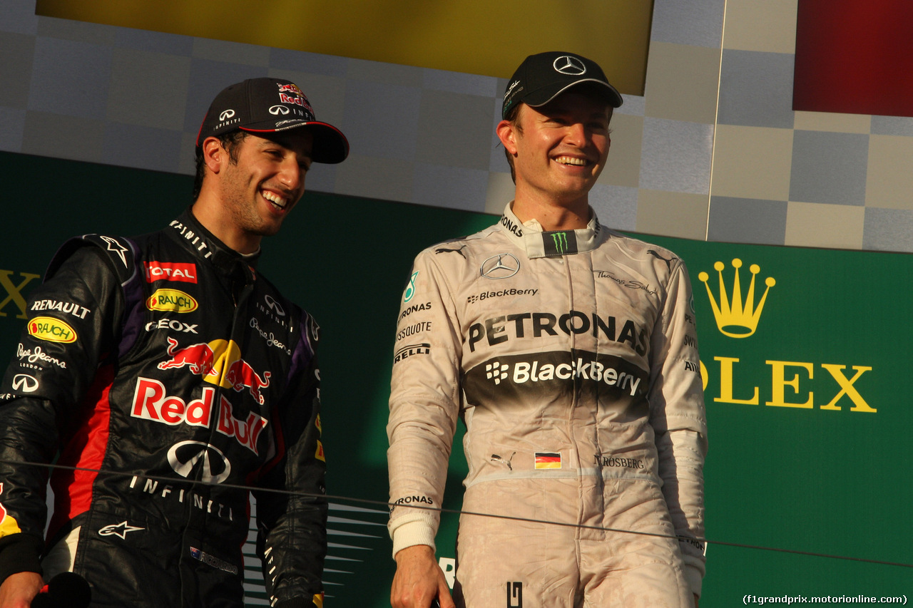 GP AUSTRALIA, 16.03.2014- Gara, 1st position Nico Rosberg (GER) Mercedes AMG F1 W05 e secondo Daniel Ricciardo (AUS) Red Bull Racing RB10