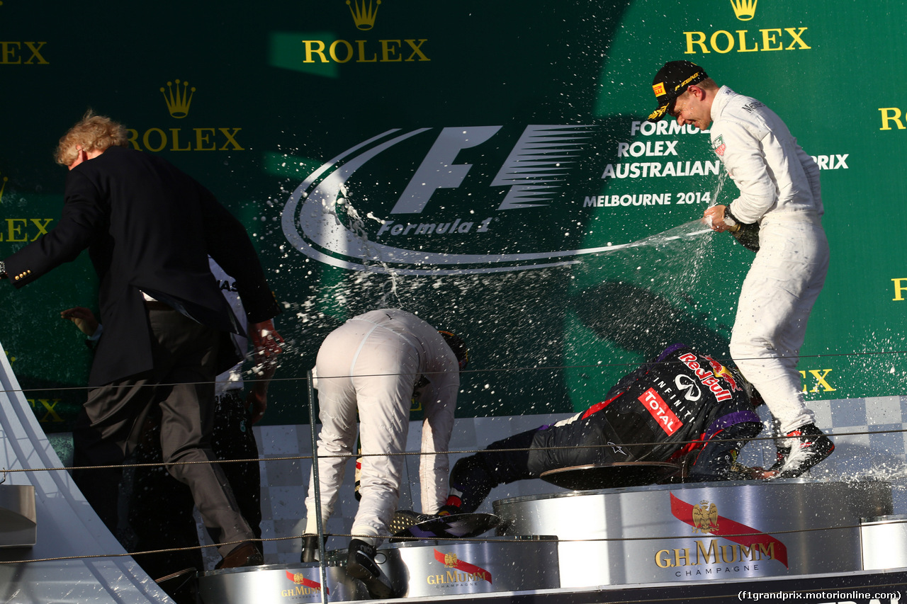 GP AUSTRALIA, 16.03.2014- Gara, 1st position Nico Rosberg (GER) Mercedes AMG F1 W05, secondo Daniel Ricciardo (AUS) Red Bull Racing RB10 e terzo Kevin Magnussen (DEN) McLaren Mercedes MP4-29