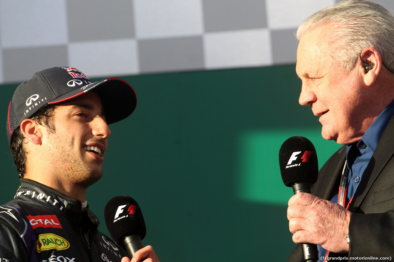 GP AUSTRALIA, 16.03.2014- Gara, secondo Daniel Ricciardo (AUS) Red Bull Racing RB10 e Alan Jones (AUS)