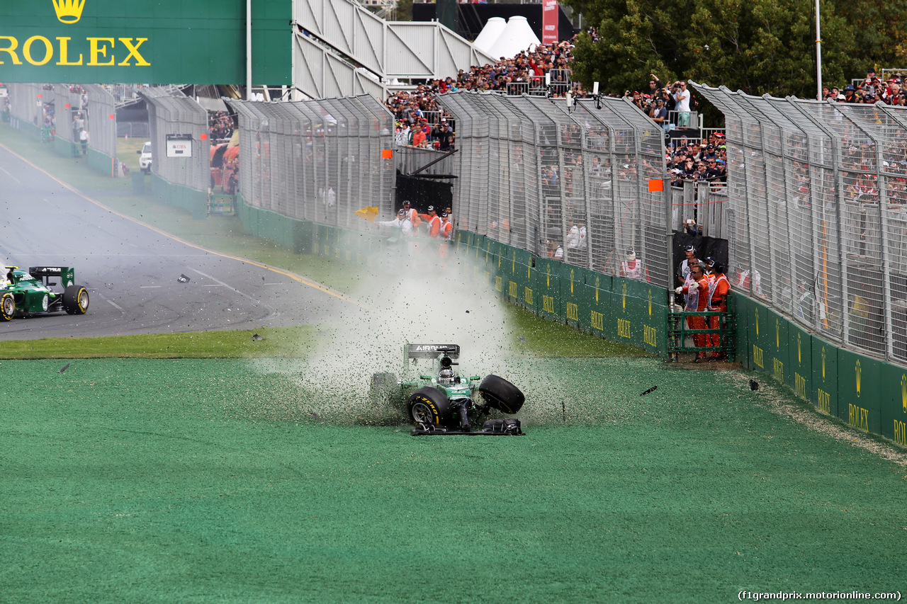 GP AUSTRALIA, 16.03.2014- Gara, Start of the race, crash, Kamui Kobayashi (JAP) Caterham F1 Team CT-04
