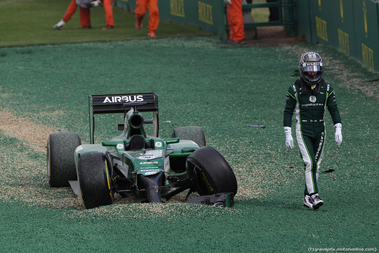 GP AUSTRALIA, 16.03.2014- Gara, Start of the race, crash, Kamui Kobayashi (JAP) Caterham F1 Team CT-04