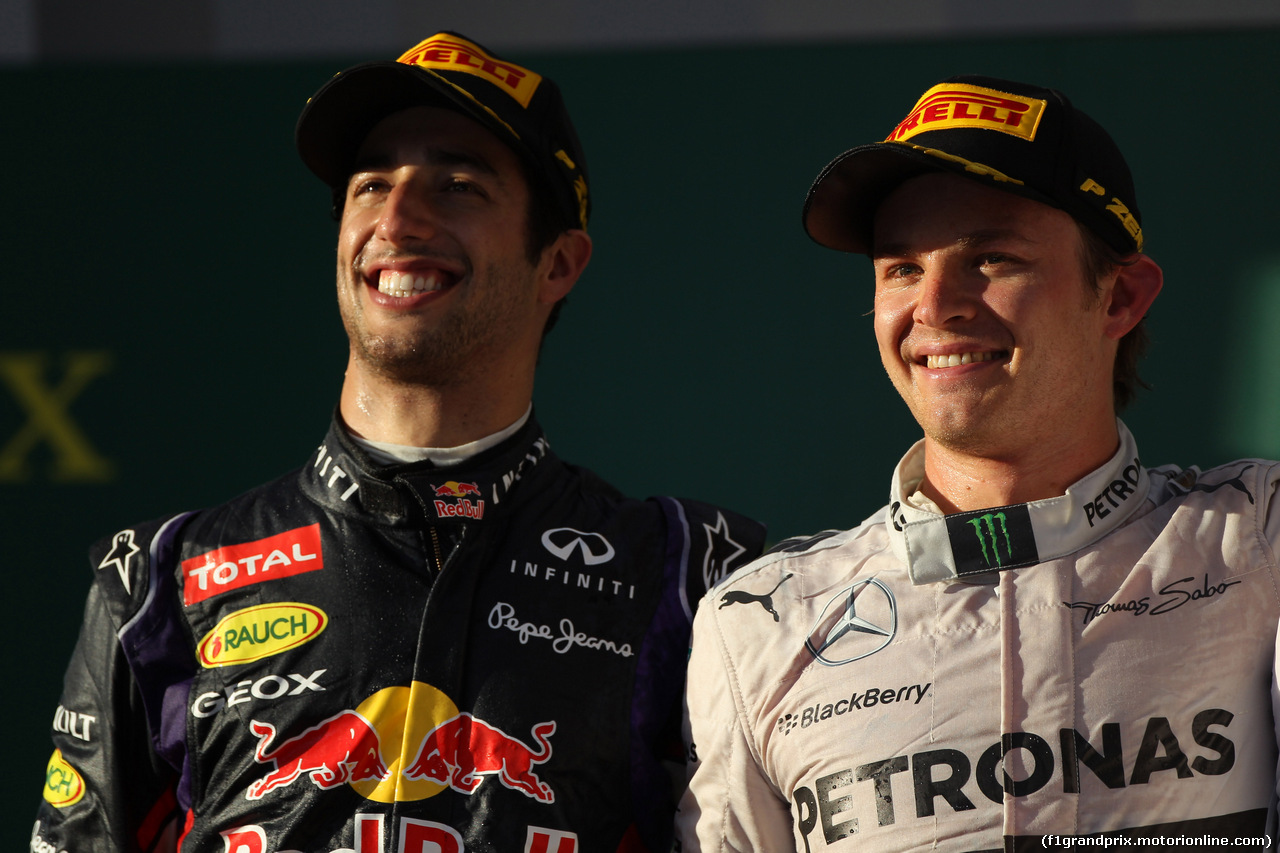 GP AUSTRALIA, 16.03.2014- Gara, secondo Daniel Ricciardo (AUS) Red Bull Racing RB10 e Nico Rosberg (GER) Mercedes AMG F1 W05 vincitore