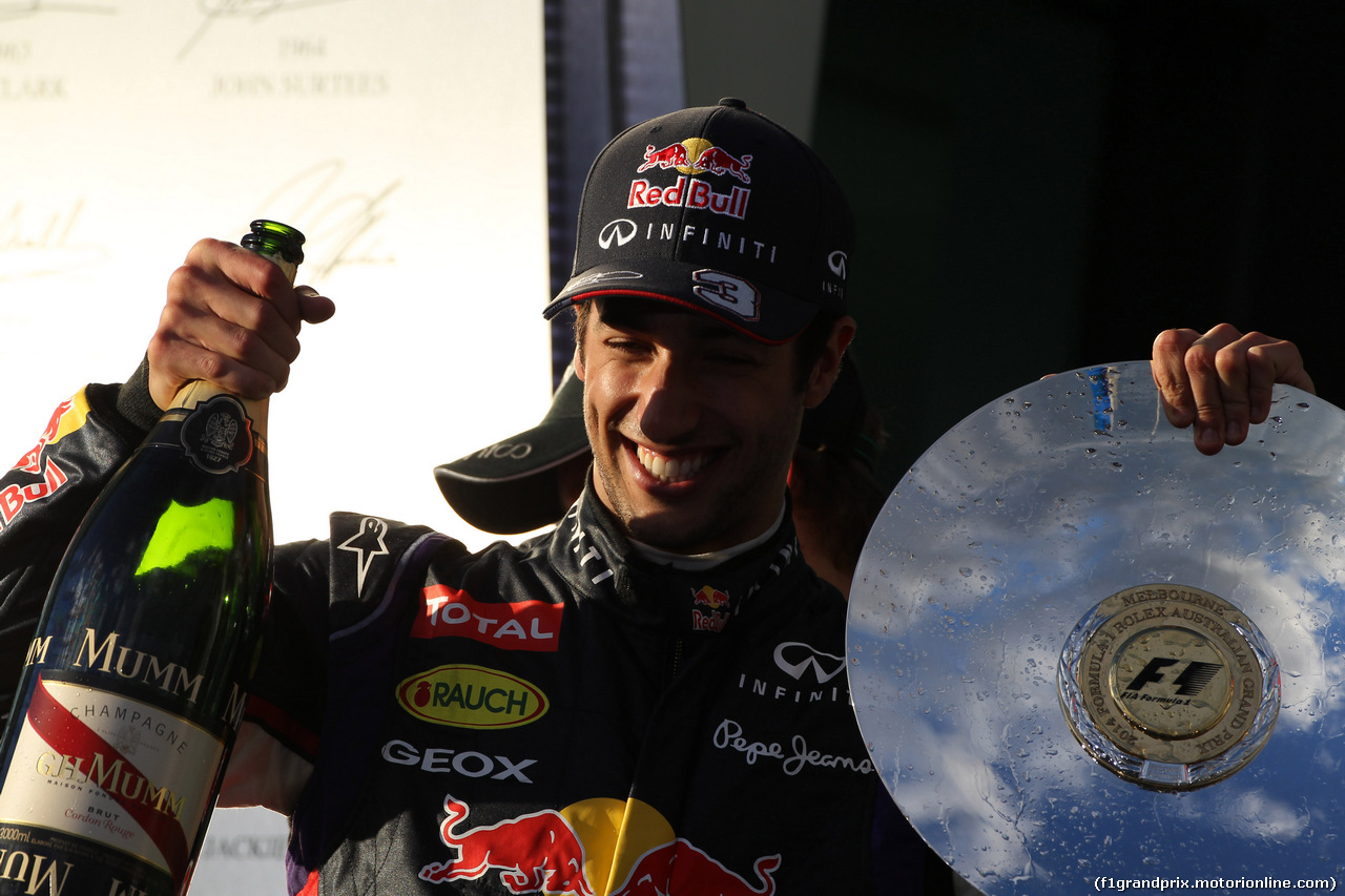 GP AUSTRALIA, 16.03.2014- Gara, secondo Daniel Ricciardo (AUS) Red Bull Racing RB10 a