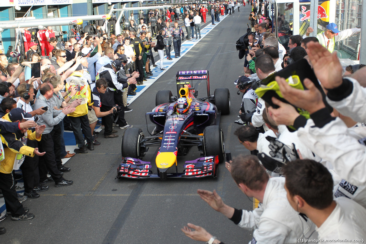 GP AUSTRALIA, 16.03.2014- Gara, secondo Daniel Ricciardo (AUS) Red Bull Racing RB10