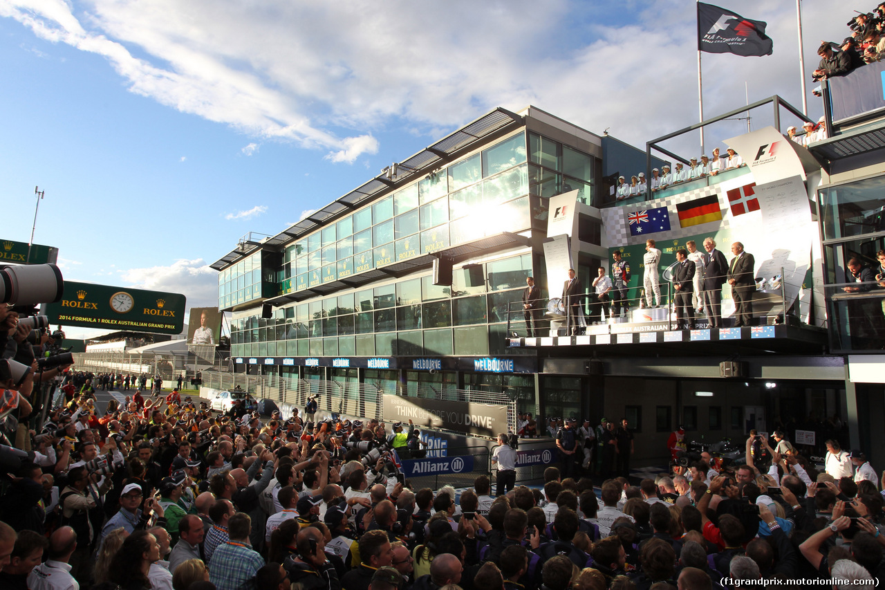 GP AUSTRALIA, 16.03.2014- Gara, Nico Rosberg (GER) Mercedes AMG F1 W05 vincitore, secondo Daniel Ricciardo (AUS) Red Bull Racing RB10 e terzo Kevin Magnussen (DEN) McLaren Mercedes MP4-29