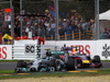 GP AUSTRALIA, 16.03.2014- Gara, Nico Rosberg (GER) Mercedes AMG F1 W05 davanti a Daniel Ricciardo (AUS) Red Bull Racing RB10