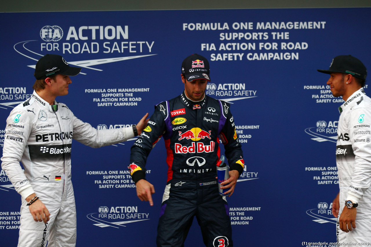 GP AUSTRALIA, 15.03.2014- Qualifiche, (L-D) terzo Nico Rosberg (GER) Mercedes AMG F1 W05, secondo Daniel Ricciardo (AUS) Red Bull Racing RB10 e Lewis Hamilton (GBR) Mercedes AMG F1 W05 pole position