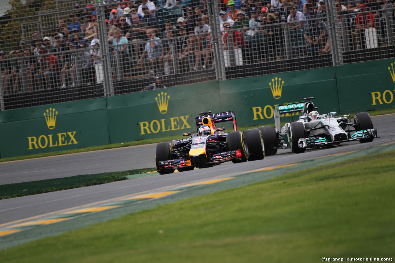 GP AUSTRALIA, 15.03.2014- Qualifiche, Sebastian Vettel (GER) Red Bull Racing RB10 e Lewis Hamilton (GBR) Mercedes AMG F1 W05