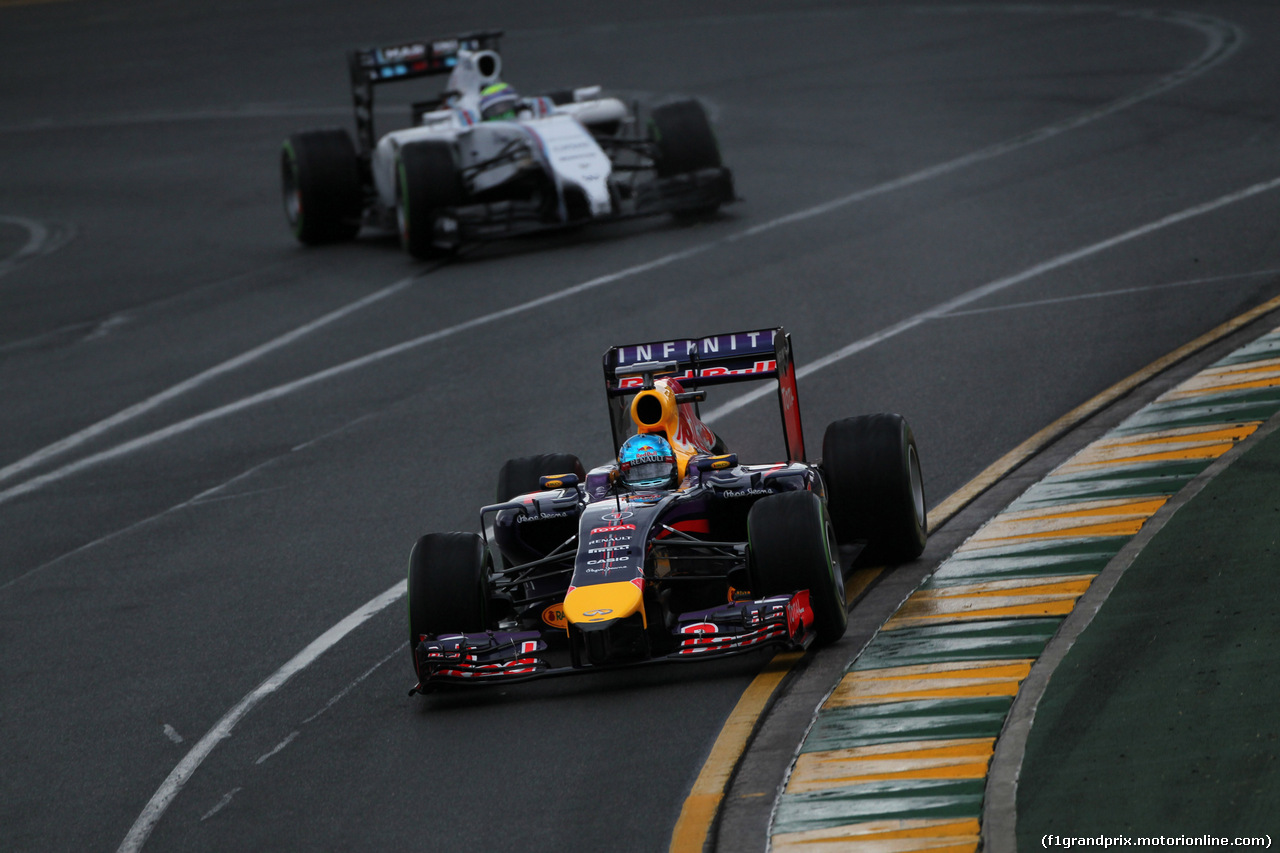 GP AUSTRALIA, 15.03.2014- Qualifiche, Sebastian Vettel (GER) Red Bull Racing RB10 davanti a Felipe Massa (BRA) Williams F1 Team FW36