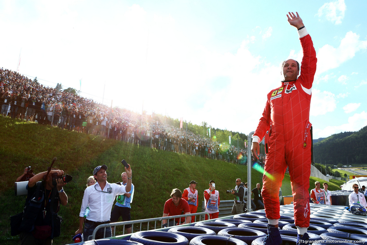GP AUSTRIA, 21.06.2014- Gerhard Berger (AUT), reunited with his Ferrari F1/87, waves to the fans.