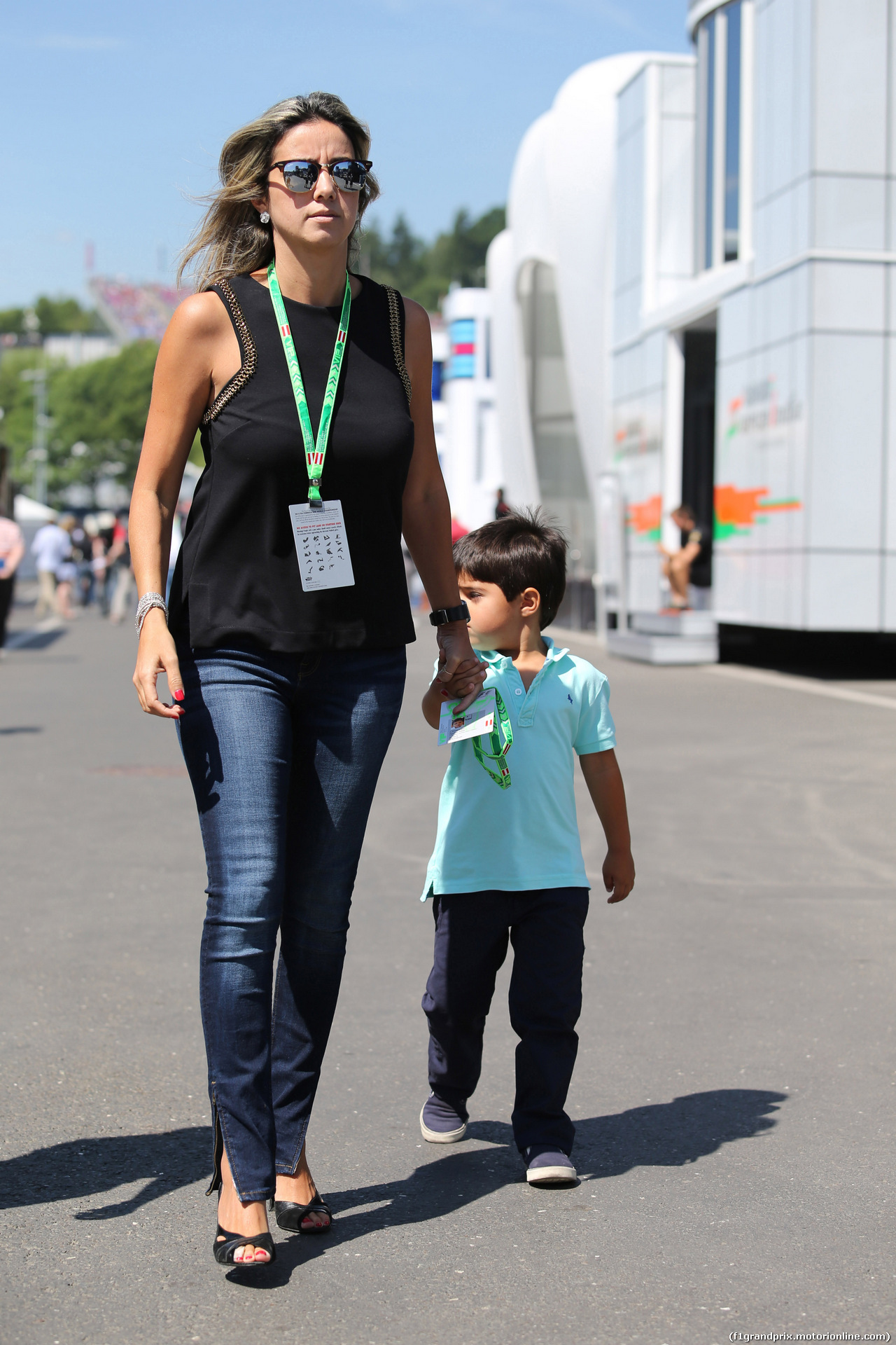 GP AUSTRIA, 22.06.2014- Raffaela Bassi (BRA), wife of Felipe Massa (BRA) e their son Felipinho
