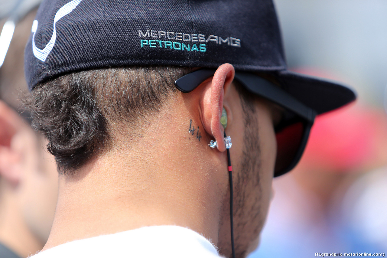 GP AUSTRIA, 22.06.2014- Gara, The new tattoo of Lewis Hamilton (GBR) Mercedes AMG F1 W05