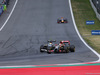 GP AUSTRIA, 22.06.2014- Gara, Esteban Gutierrez (MEX), Sauber F1 Team C33 e Pastor Maldonado (VEN) Lotus F1 Team E22