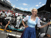 GP AUSTRIA, 22.06.2014- Gara, Nico Rosberg (GER) Mercedes AMG F1 W05 e griglia Ragazza
