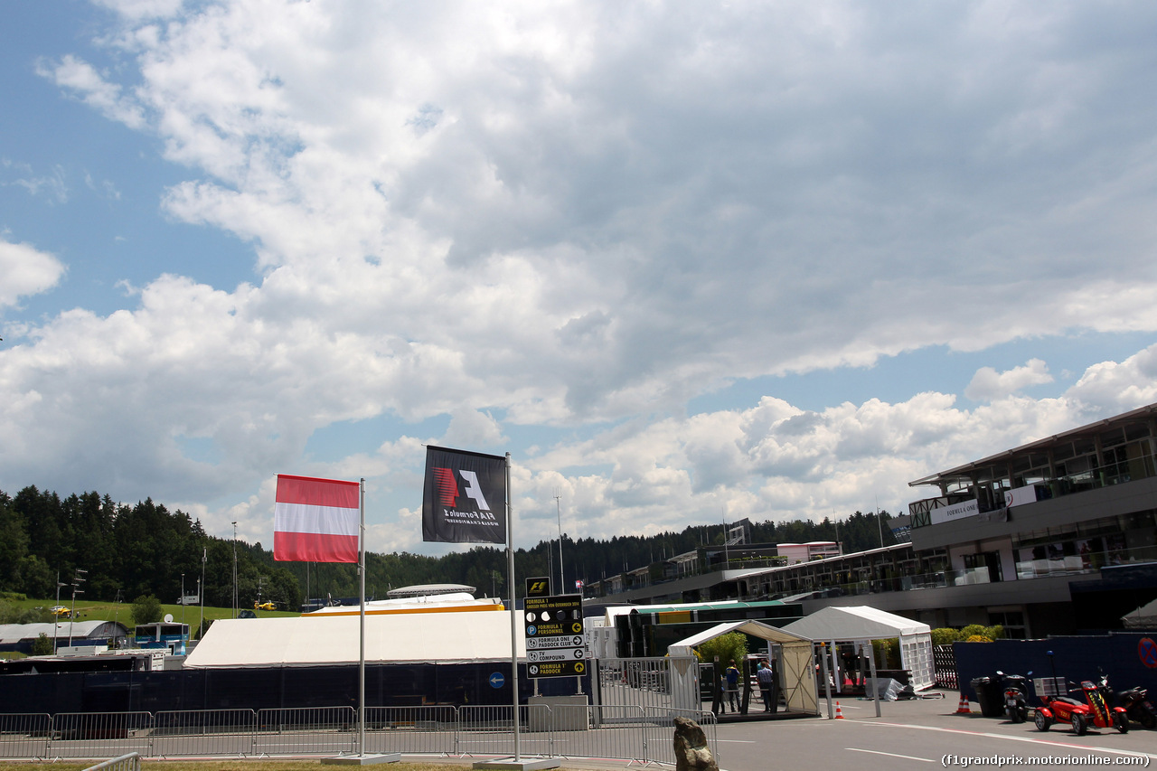 GP AUSTRIA, 19.06.2014- Paddock entrance