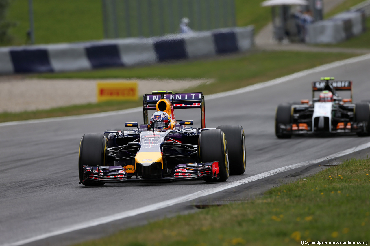 GP AUSTRIA, 21.06.2014- Prove Libere 3, Daniel Ricciardo (AUS) Red Bull Racing RB10 Luiz Razia (BRA), Marussia F1 TEAM MR02 Sergio Perez (MEX) Sahara Force India F1 VJM07