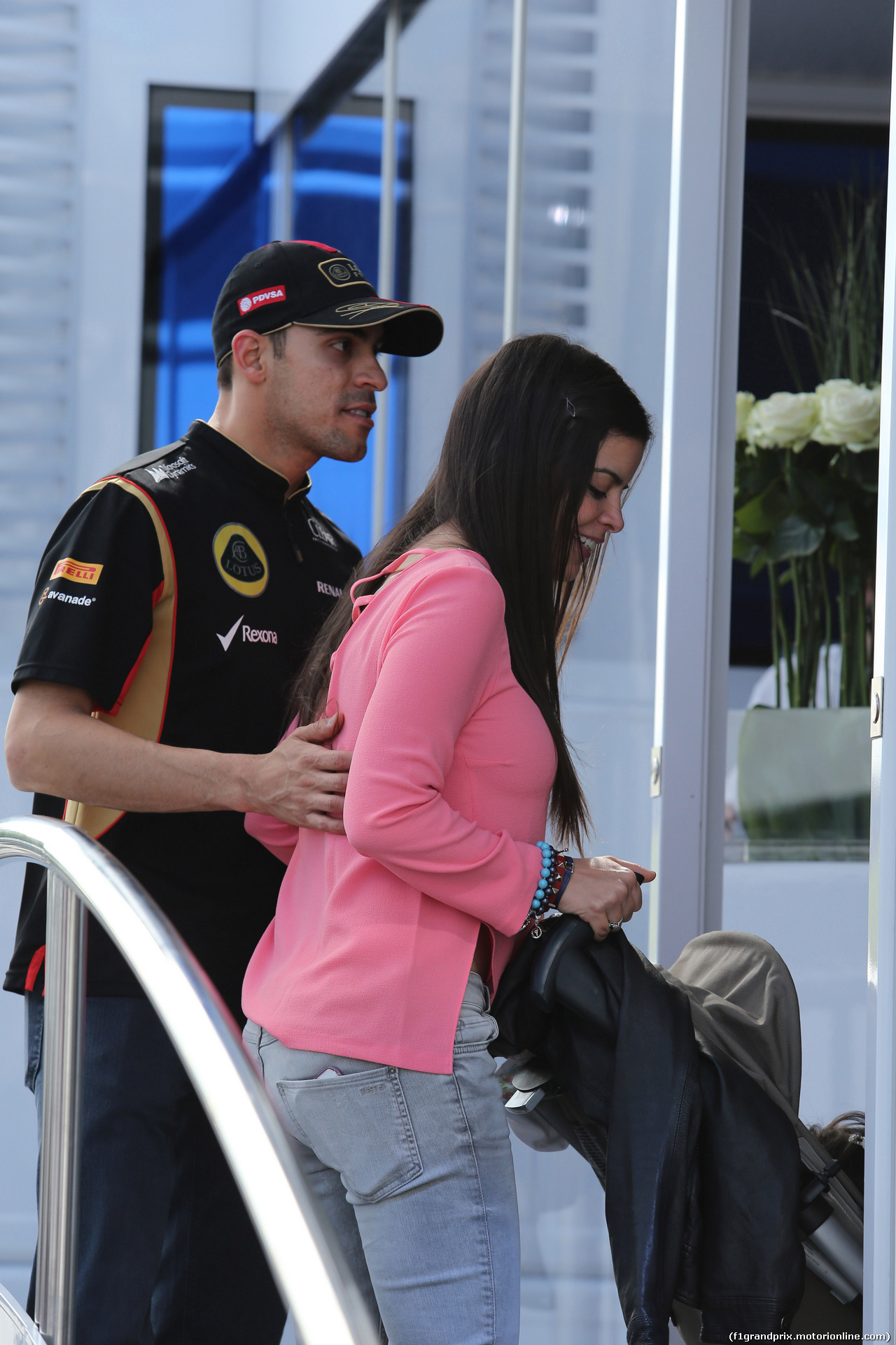 GP AUSTRIA, 21.06.2014- Pastor Maldonado (VEN) Lotus F1 Team E22 e sua moglie Gabriela
