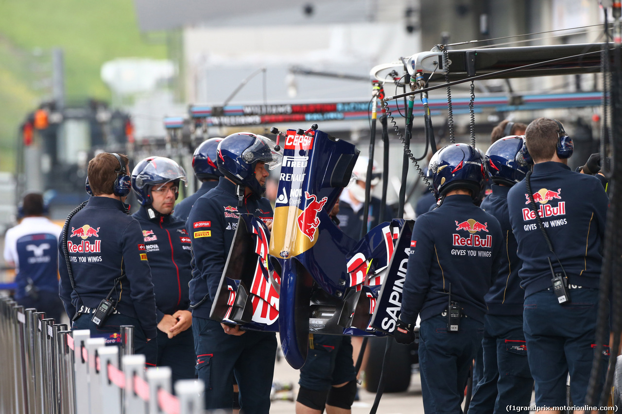 GP AUSTRIA, 20.06.2014- Mechanics Red Bull