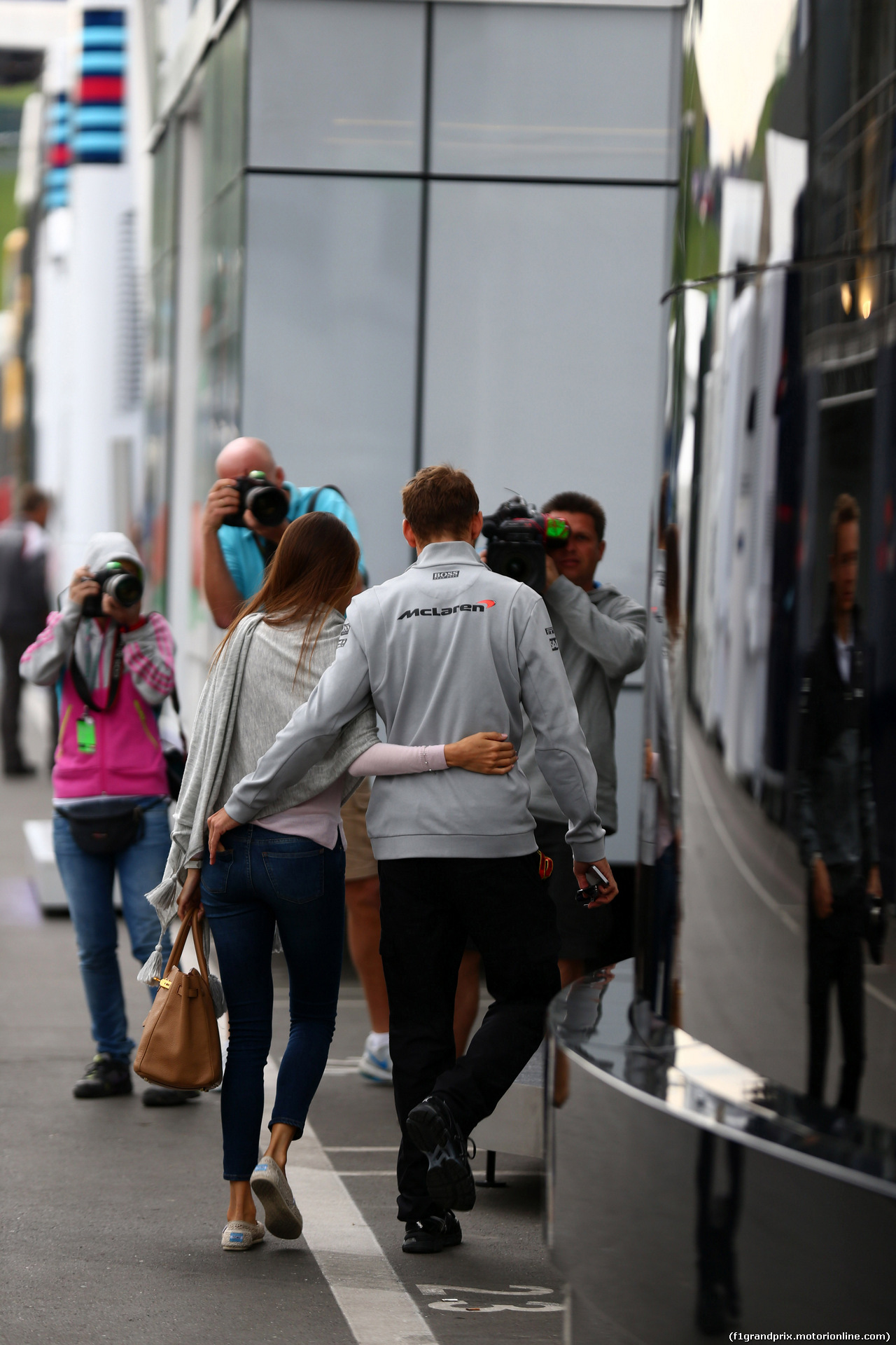 GP AUSTRIA, 20.06.2014- Jenson Button (GBR) McLaren Mercedes MP4-29 e Domenica Jessica Michibata (GBR)