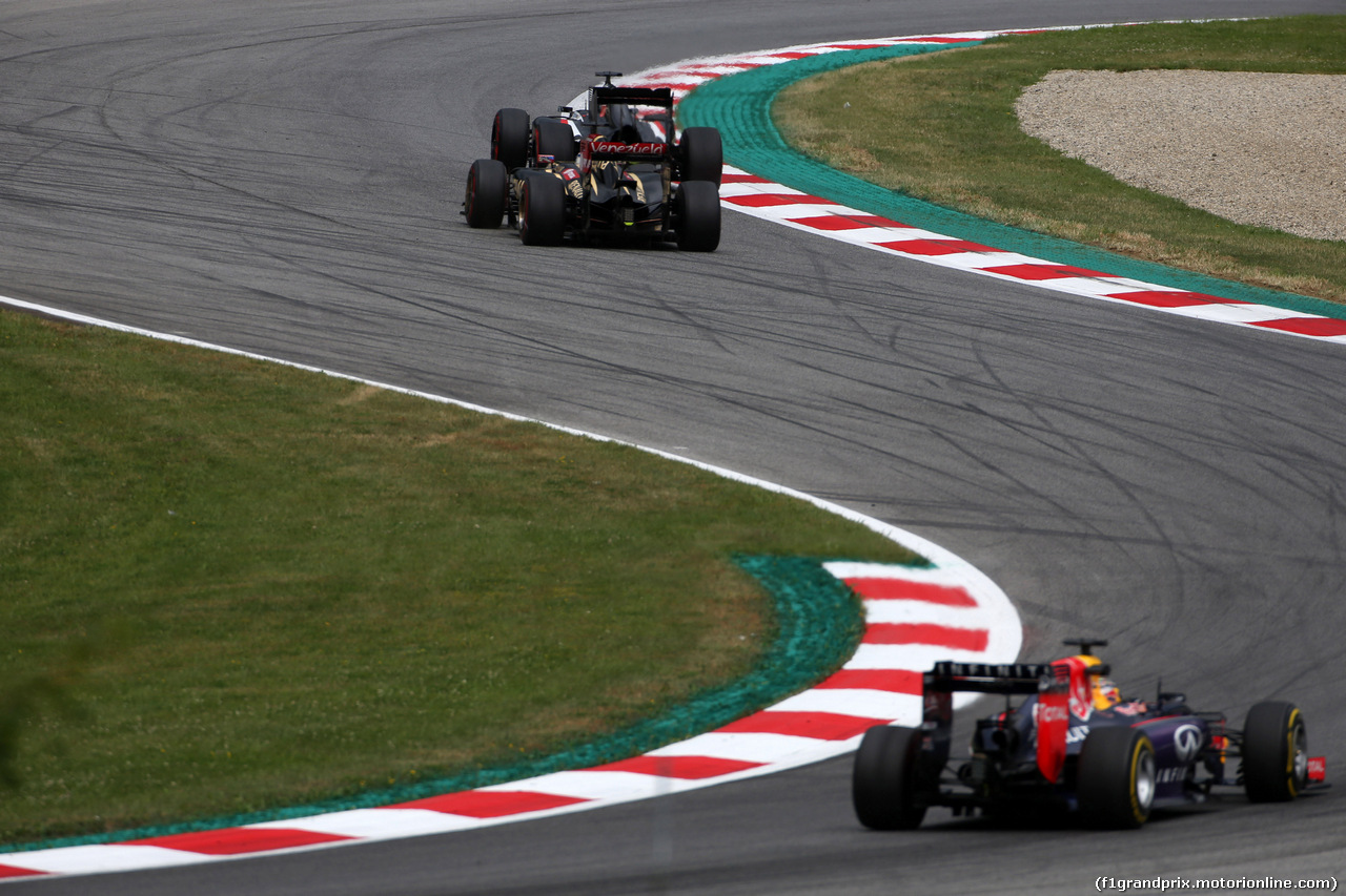 GP AUSTRIA, 20.06.2014- Prove Libere 2, Adrian Sutil (GER) Sauber F1 Team C33 e Romain Grosjean (FRA) Lotus F1 Team E22