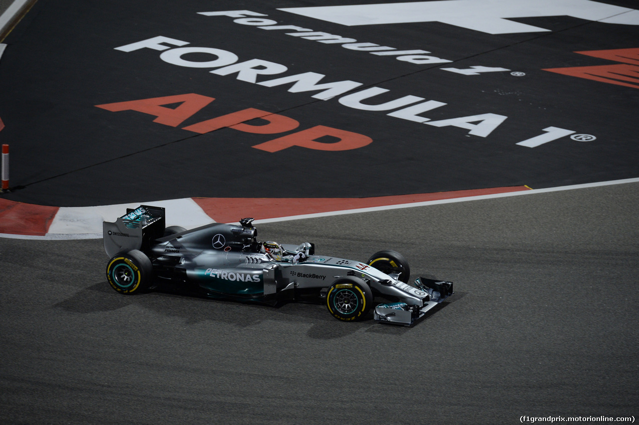 GP BAHRAIN, 06.04.2014- Gara, Lewis Hamilton (GBR) Mercedes AMG F1 W05