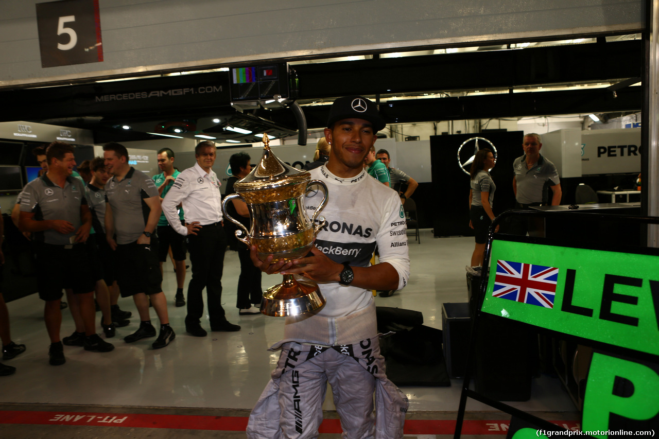 GP BAHRAIN, 06.04.2014- Lewis Hamilton (GBR) Mercedes AMG F1 W05 celebration for his victory after the race
