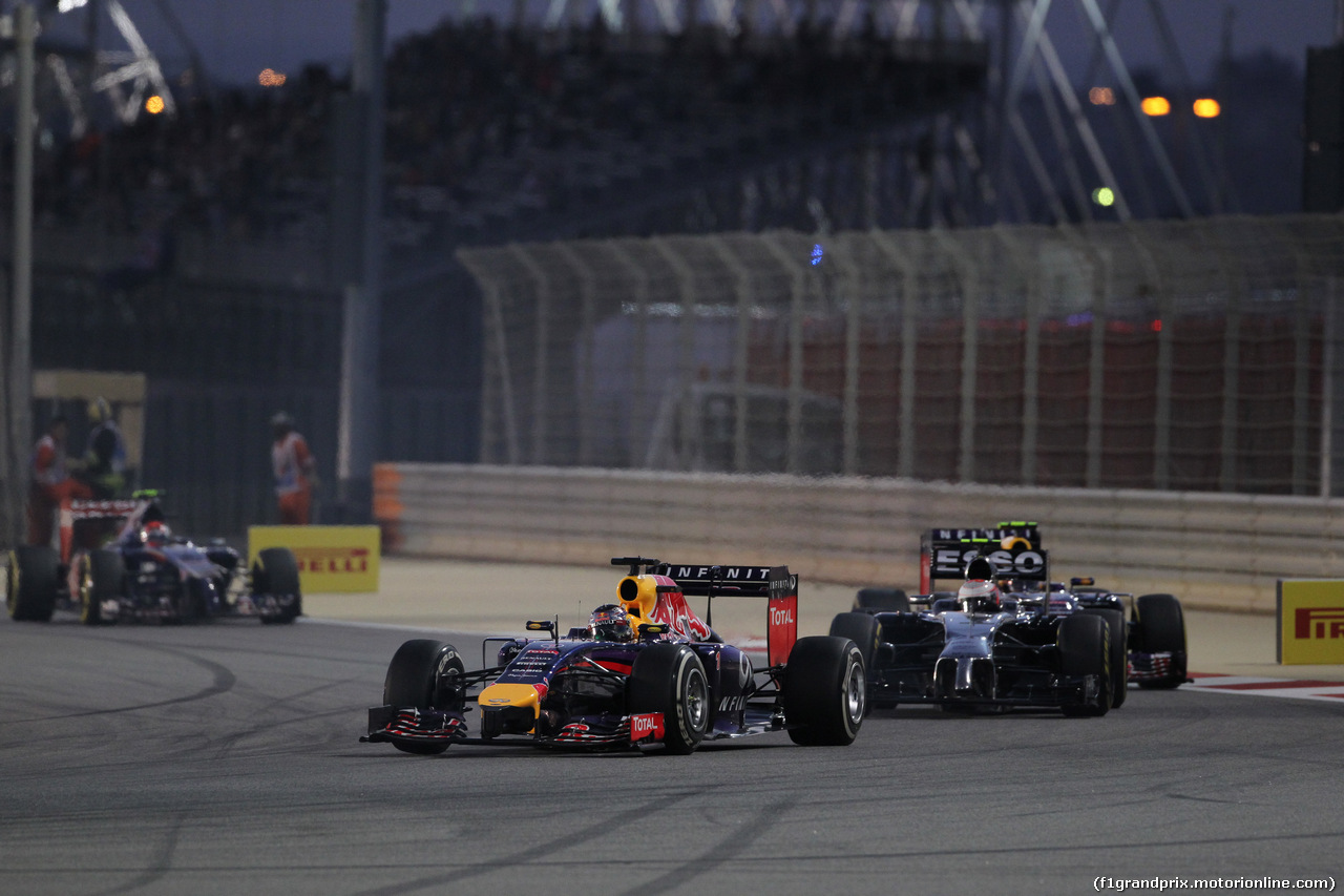GP BAHRAIN, 06.04.2014- Gara, Sebastian Vettel (GER) Infiniti Red Bull Racing RB10
