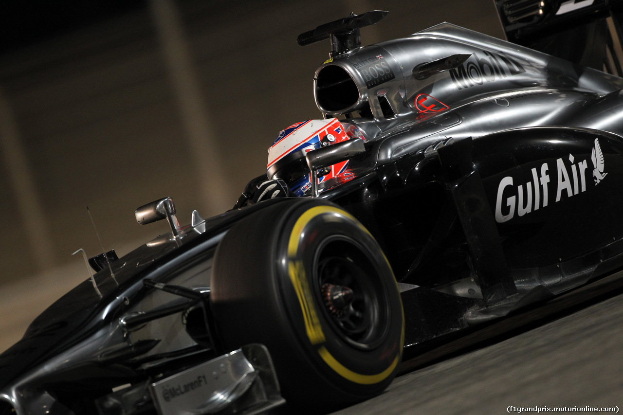 GP BAHRAIN, 06.04.2014- Gara, Jenson Button (GBR) McLaren Mercedes MP4-29