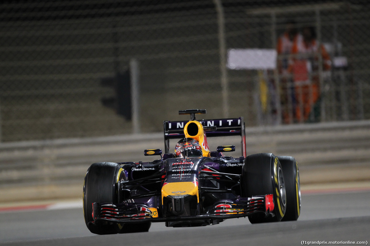 GP BAHRAIN, 06.04.2014- Gara, Sebastian Vettel (GER) Infiniti Red Bull Racing RB10
