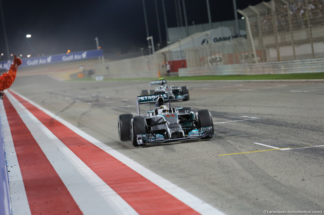 GP BAHRAIN, 06.04.2014- Gara, Lewis Hamilton (GBR) Mercedes AMG F1 W05 win the race