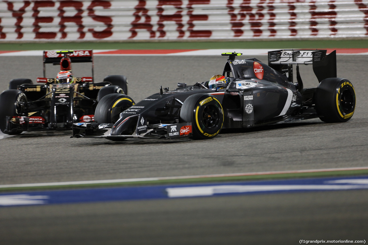 GP BAHRAIN, 06.04.2014- Gara, 21 crash, Esteban Gutierrez (MEX), Sauber F1 Team C33