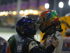 GP BAHRAIN, 06.04.2014- Gara, Dr. Ian Roberts (GBR) is cheking Esteban Gutierrez (MEX) Sauber F1 Team C33 after his crash