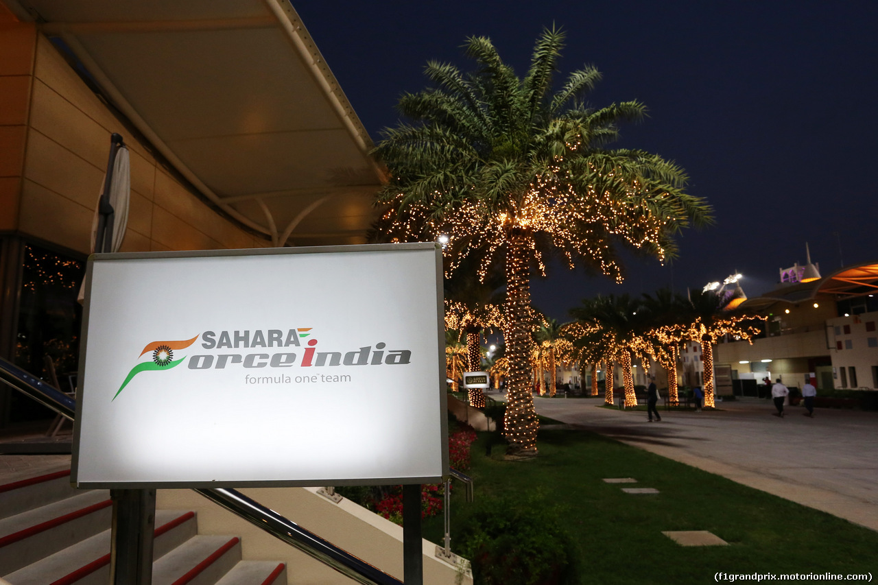 GP BAHRAIN, The Sahara Force India F1 Team hospiality building in the paddock at night.
03.04.2014. Formula 1 World Championship, Rd 3, Bahrain Grand Prix, Sakhir, Bahrain, Preparation Day.