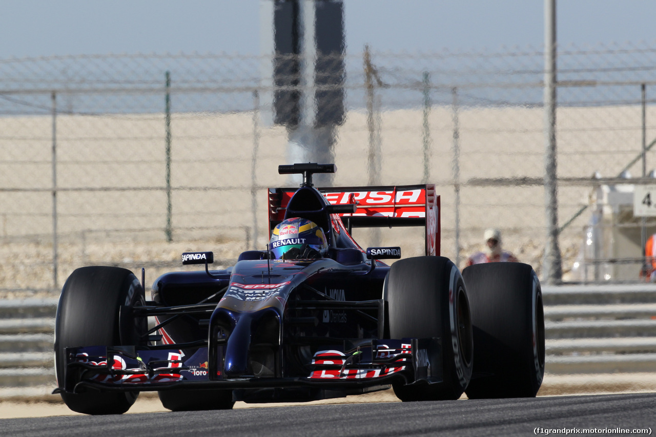 GP BAHRAIN, 05.04.2014- Free practice 3, Jean-Eric Vergne (FRA) Scuderia Toro Rosso STR9