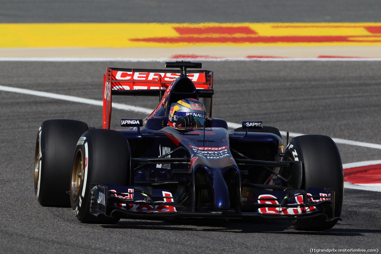 GP BAHRAIN, 05.04.2014- Free practice 3, Jean-Eric Vergne (FRA) Scuderia Toro Rosso STR9