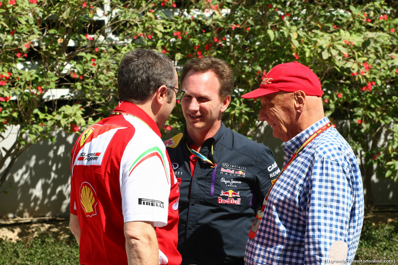 GP BAHRAIN, 05.04.2014- Stefano Domenicali (ITA) Team Principal, Ferrari with Christian Horner (GBR), Red Bull Racing, Sporting Director e Niki Lauda (AUT) Mercedes Non-Executive Chairman