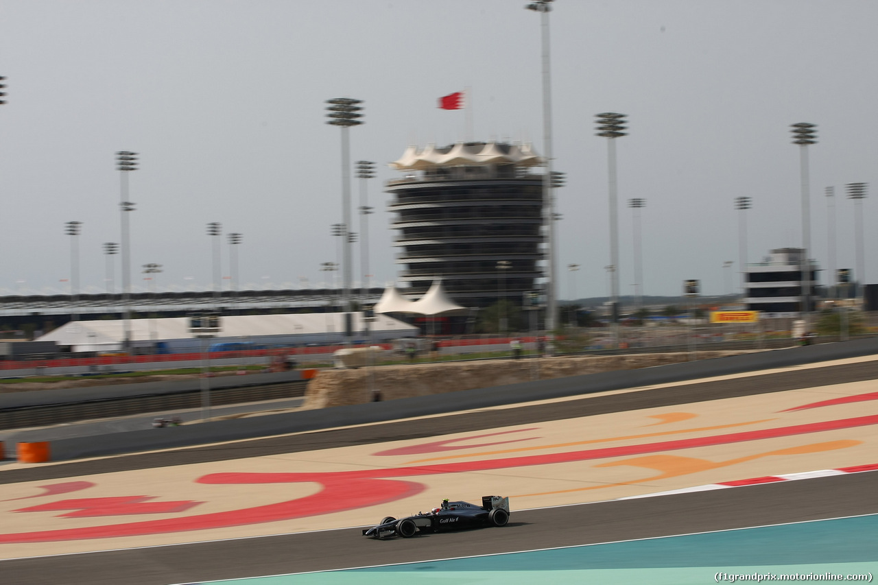 GP BAHRAIN, 04.04.2014- Prove Libere 1, Kevin Magnussen (DEN) McLaren Mercedes MP4-29