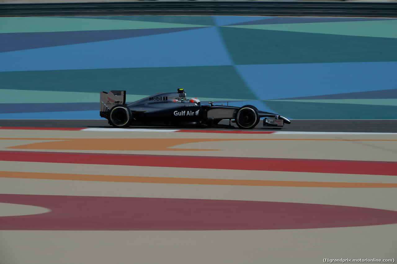 GP BAHRAIN, 04.04.2014- Prove Libere 1, Kevin Magnussen (DEN) McLaren Mercedes MP4-29