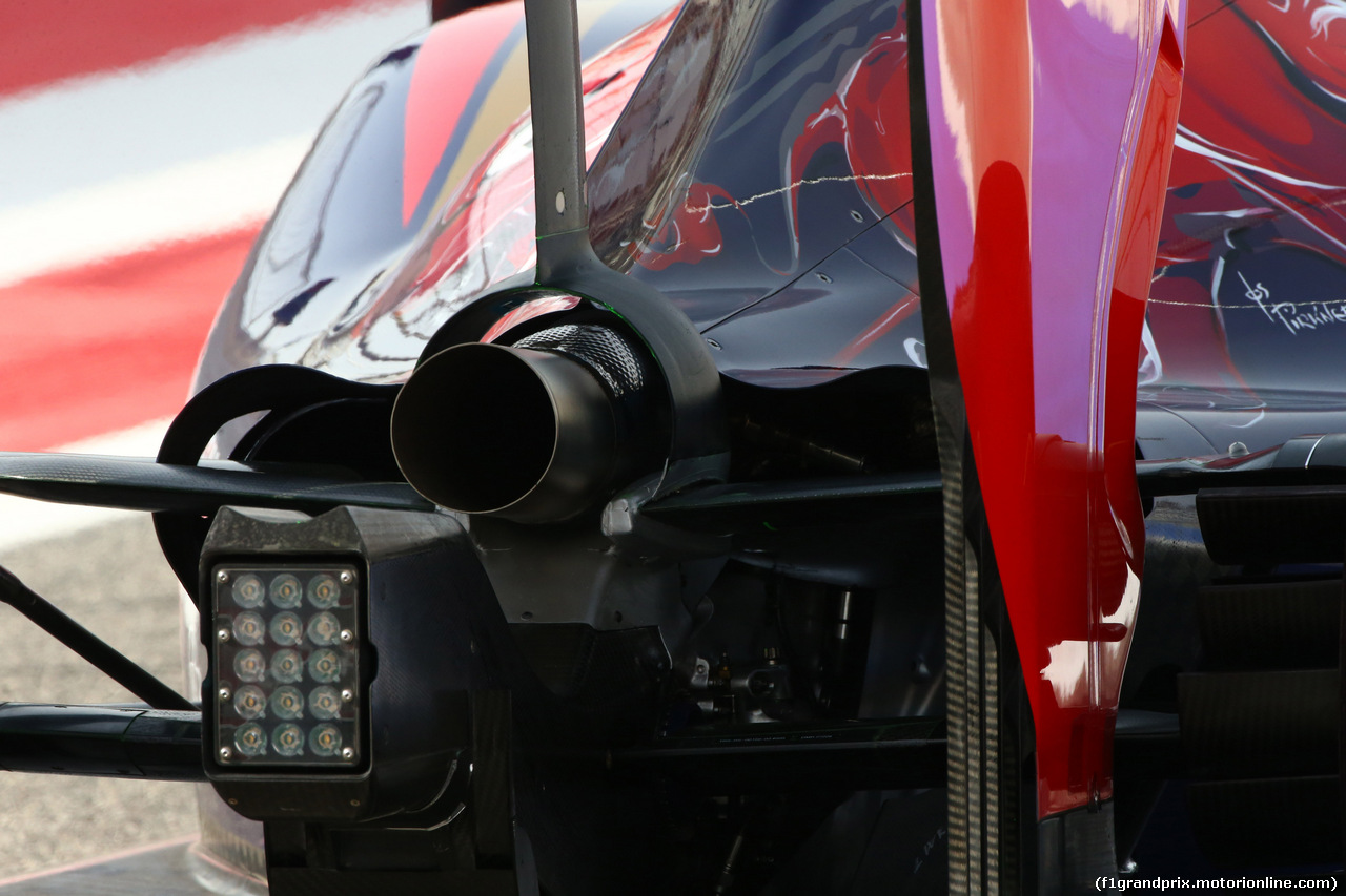 GP BAHRAIN, 04.04.2014- Prove Libere 1, Scuderia Toro Rosso STR9 exaust pipe detail