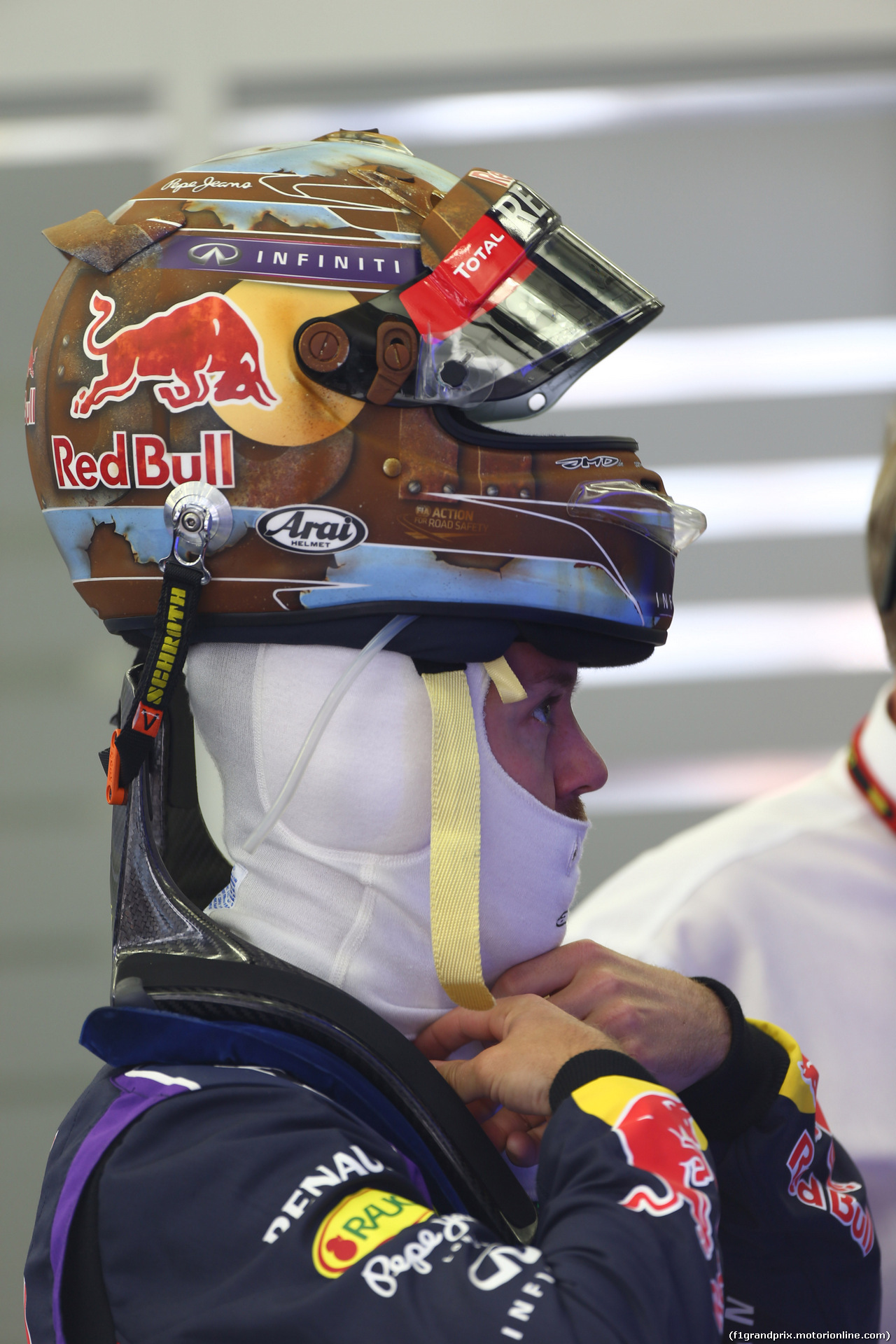 GP BAHRAIN, 04.04.2014- Prove Libere 1, Sebastian Vettel (GER) Infiniti Red Bull Racing RB10