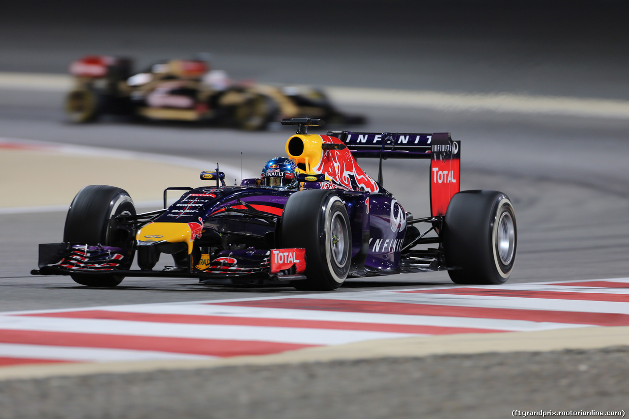 GP BAHRAIN, 04.04.2014- Prove Libere 2, Sebastian Vettel (GER) Infiniti Red Bull Racing RB10