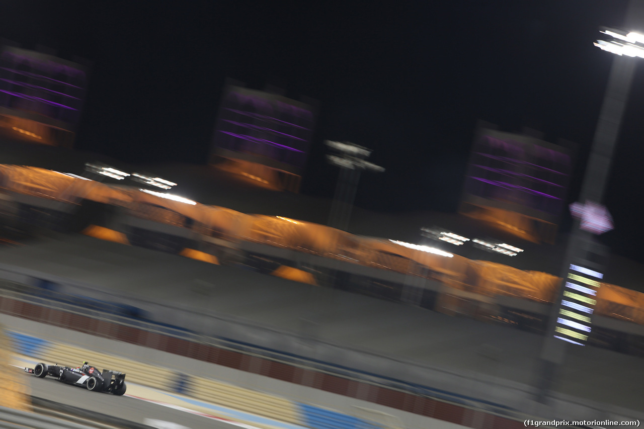 GP BAHRAIN, 04.04.2014- Prove Libere 2, Esteban Gutierrez (MEX) Sauber F1 Team C33
