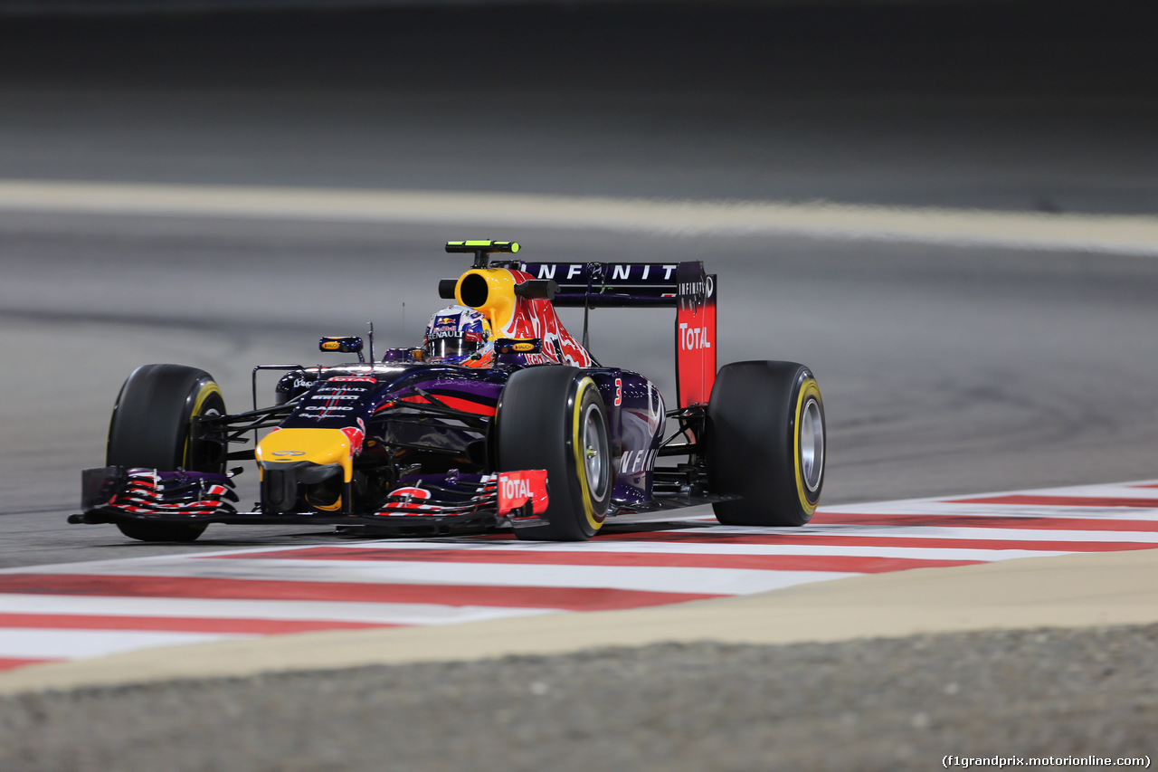 GP BAHRAIN, 04.04.2014- Prove Libere 2, Daniel Ricciardo (AUS) Infiniti Red Bull Racing RB10