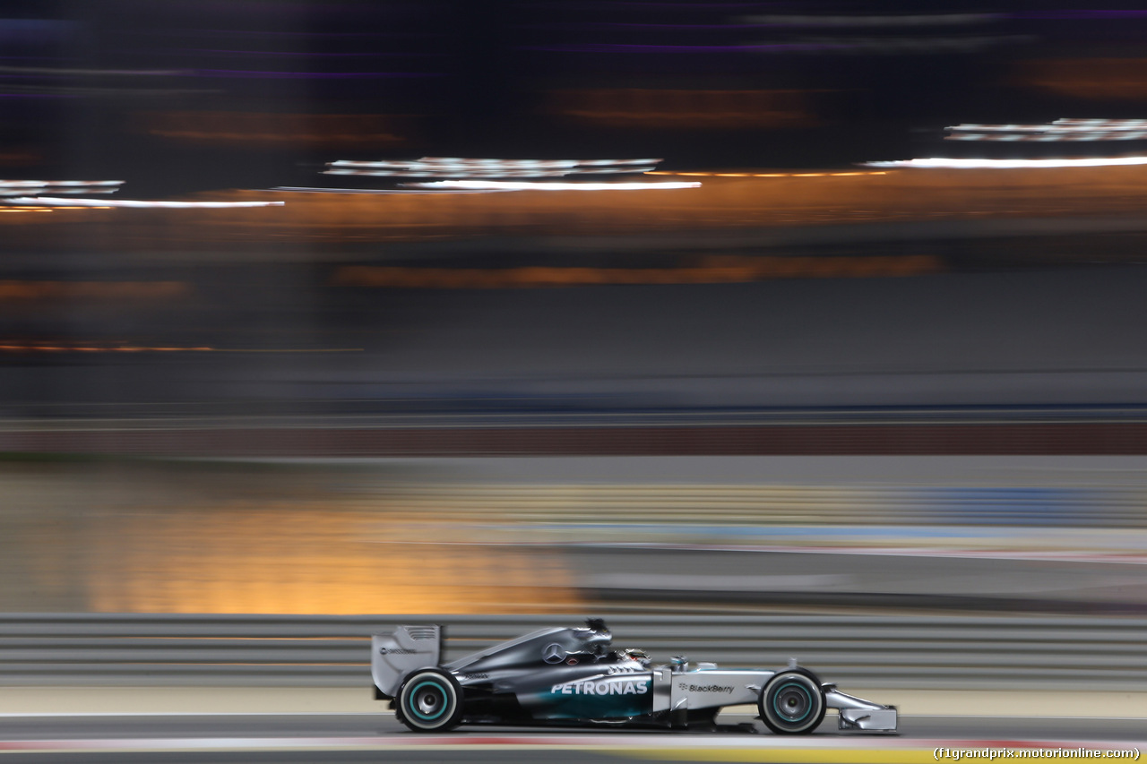 GP BAHRAIN, 04.04.2014- Prove Libere 2, Lewis Hamilton (GBR) Mercedes AMG F1 W05