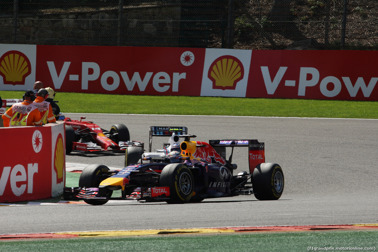 GP BELGIO, 24.08.2014- Gara, Sebastian Vettel (GER) Red Bull Racing RB10 davanti a Valtteri Bottas (FIN) Williams F1 Team FW36