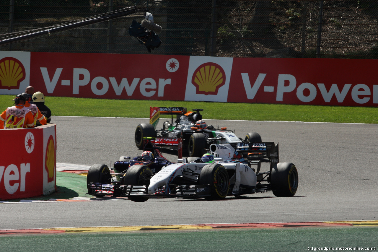 GP BELGIO, 24.08.2014- Gara, Daniil Kvyat (RUS) Scuderia Toro Rosso STR9 e Felipe Massa (BRA) Williams F1 Team FW36