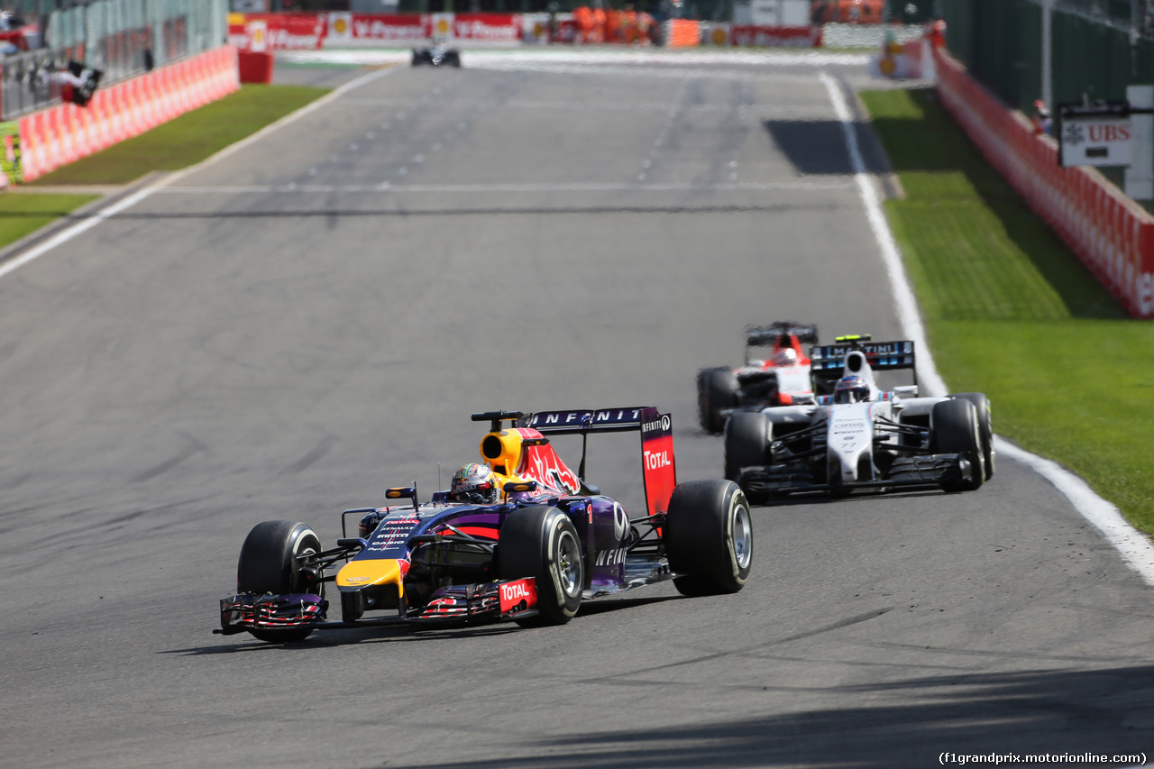 GP BELGIO, 24.08.2014-Gara, Sebastian Vettel (GER) Red Bull Racing RB10 davanti a Valtteri Bottas (FIN) Williams F1 Team FW36