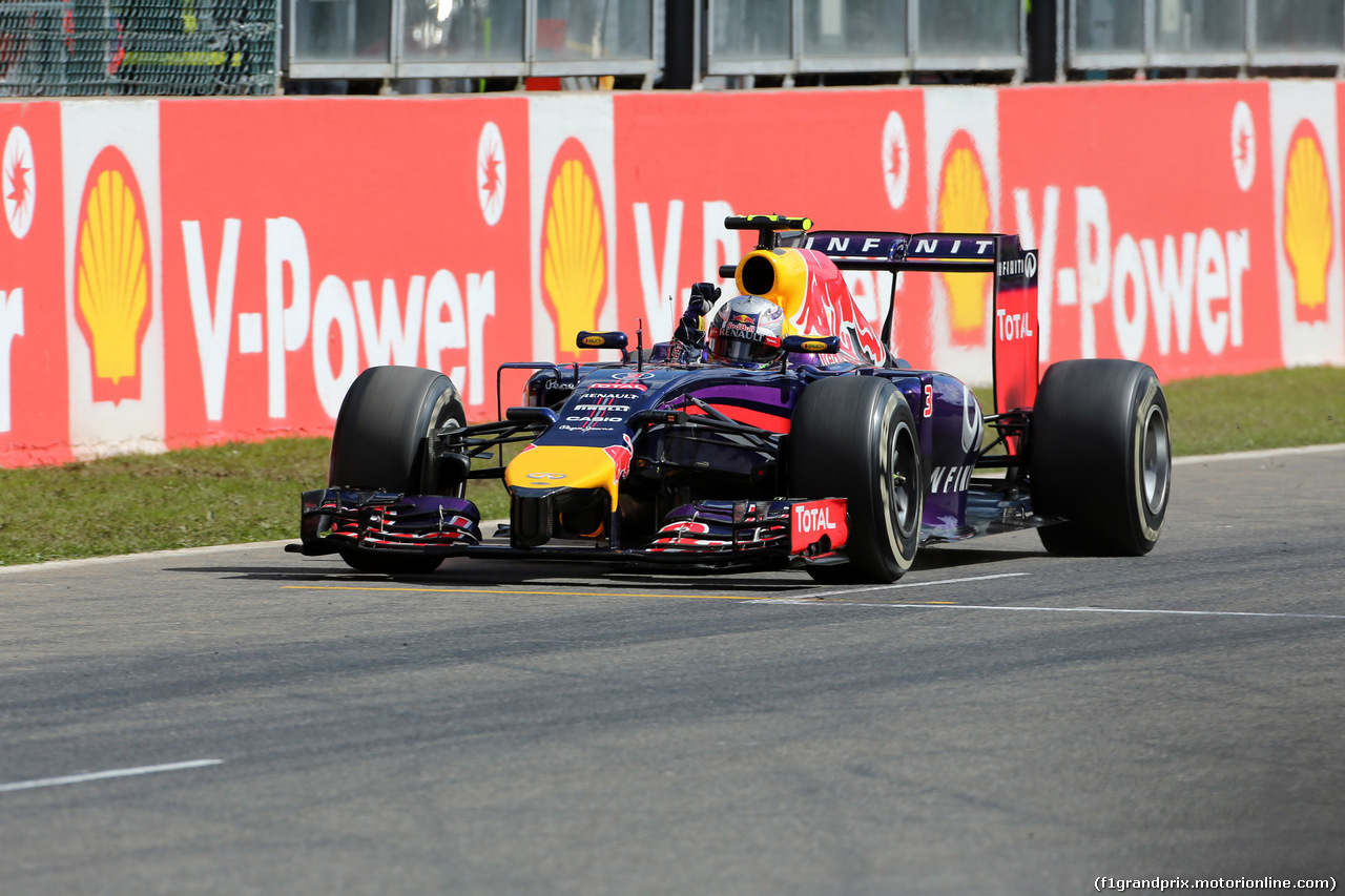 GP BELGIO, 24.08.2014-Gara, Daniel Ricciardo (AUS) Red Bull Racing RB10 celebrates his victory